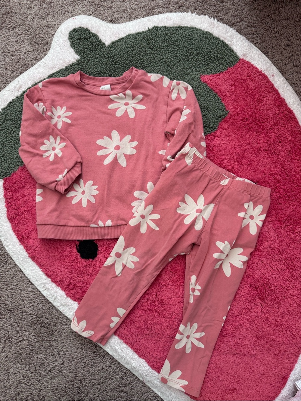 H&M Rose Pink Daisy Pajama Set - Long Sleeve Top & Pants